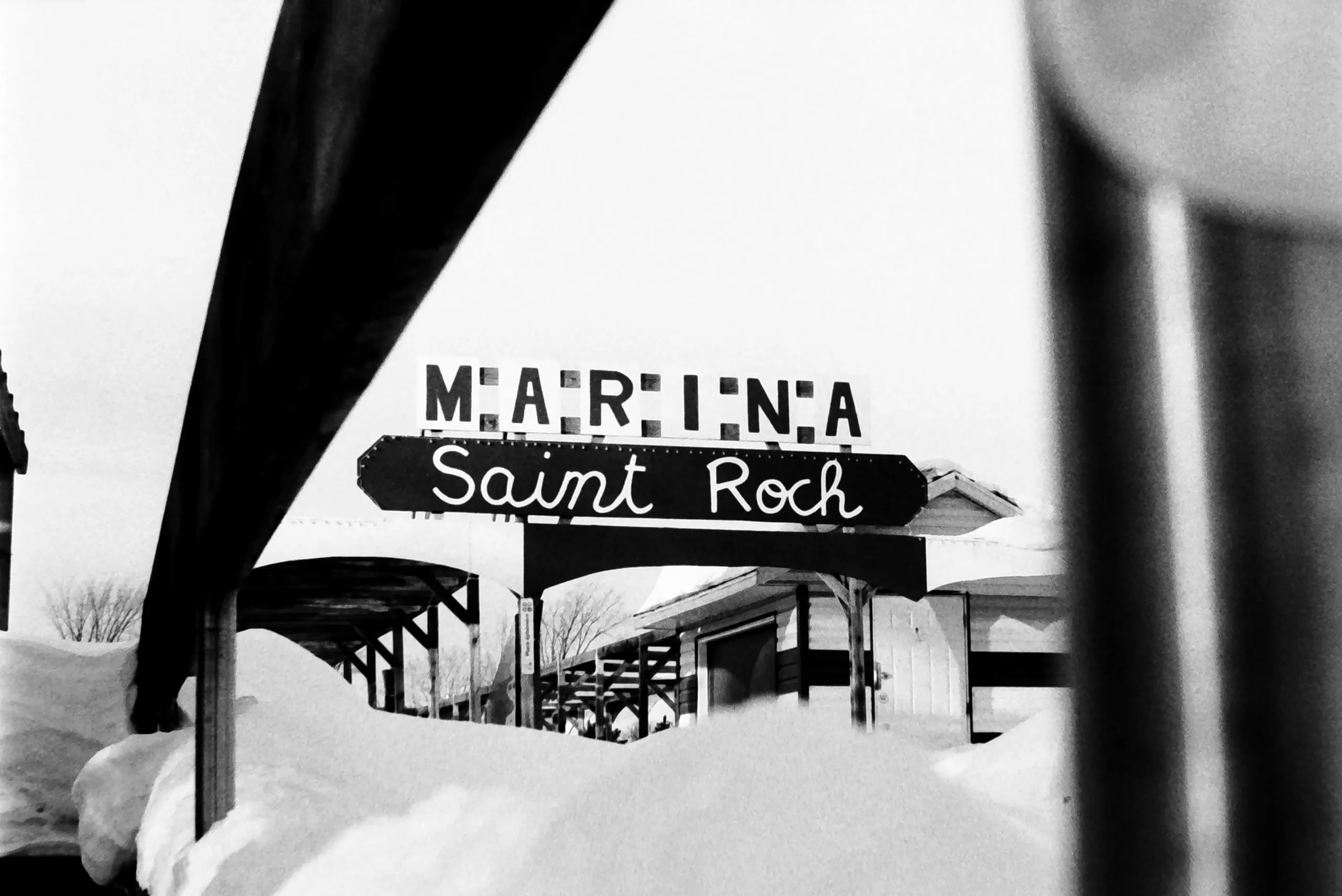 Vue d'hiver sur la marina Saint-Roch. 