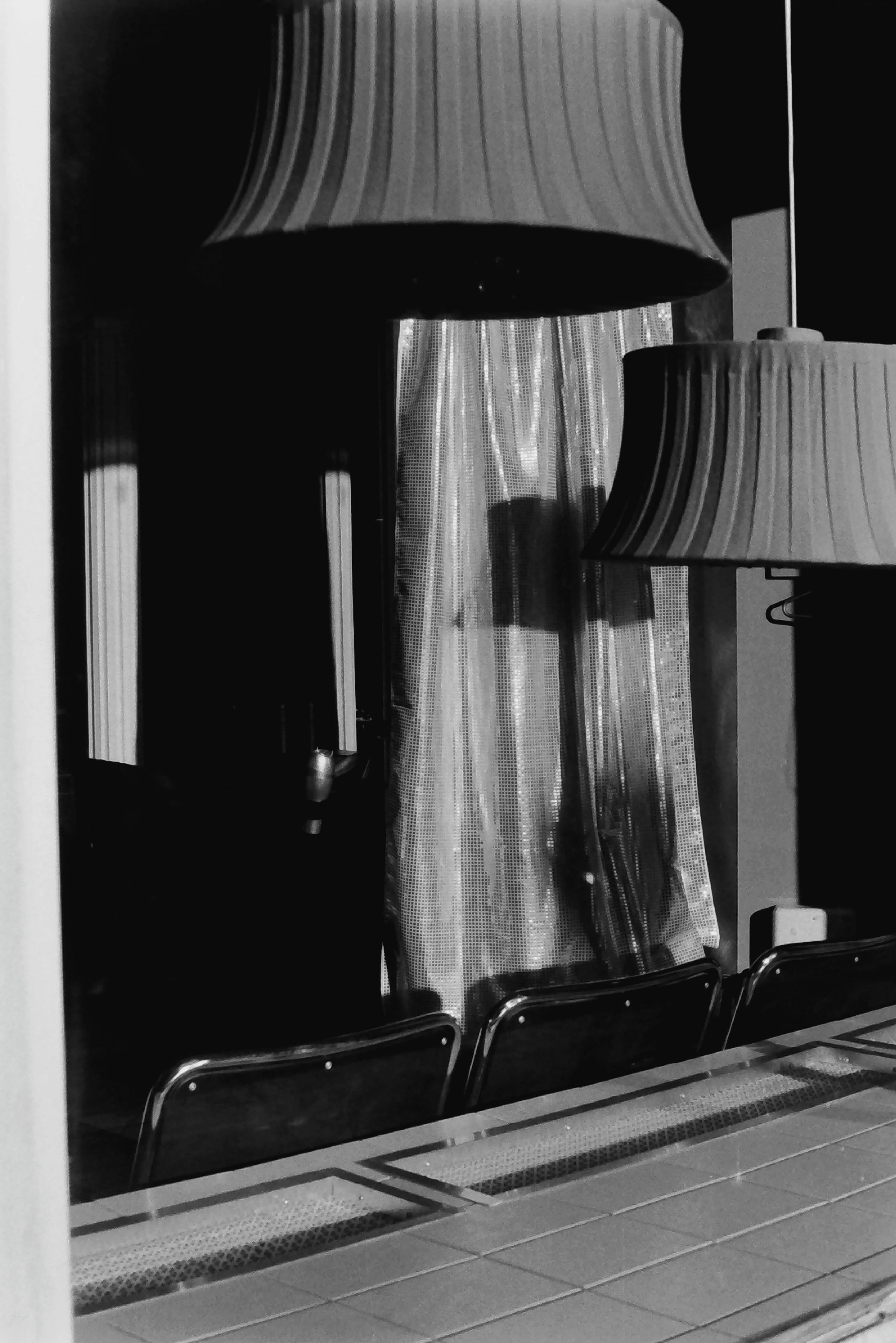 Vitrine d'un vieux salon de coiffure